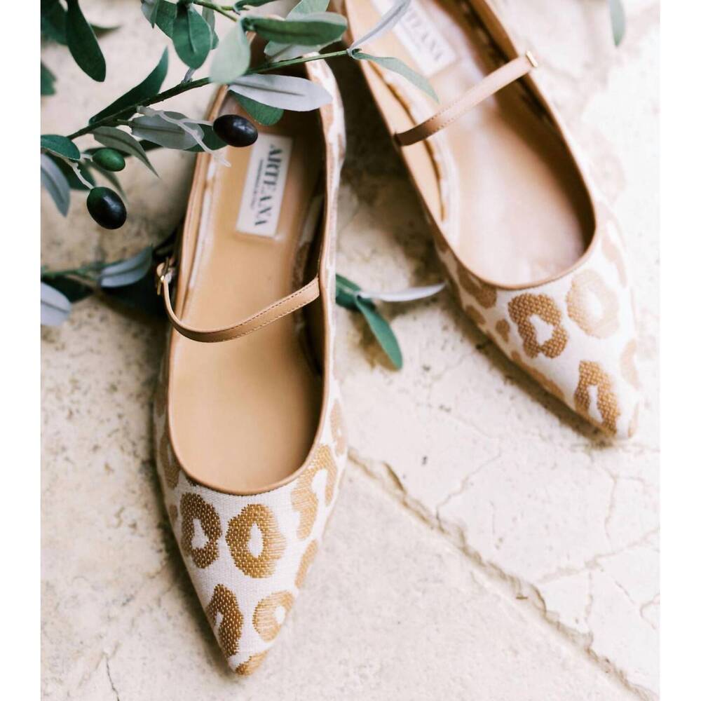 NEW ARTEANA women's genova leopard mary jane flats in camel